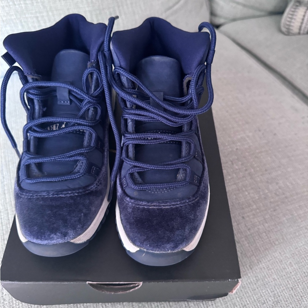 Jordan 11 Retro Suede Kids